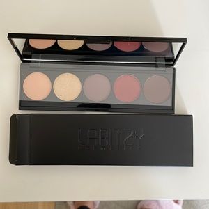 Laritzy Cosmetics Palette